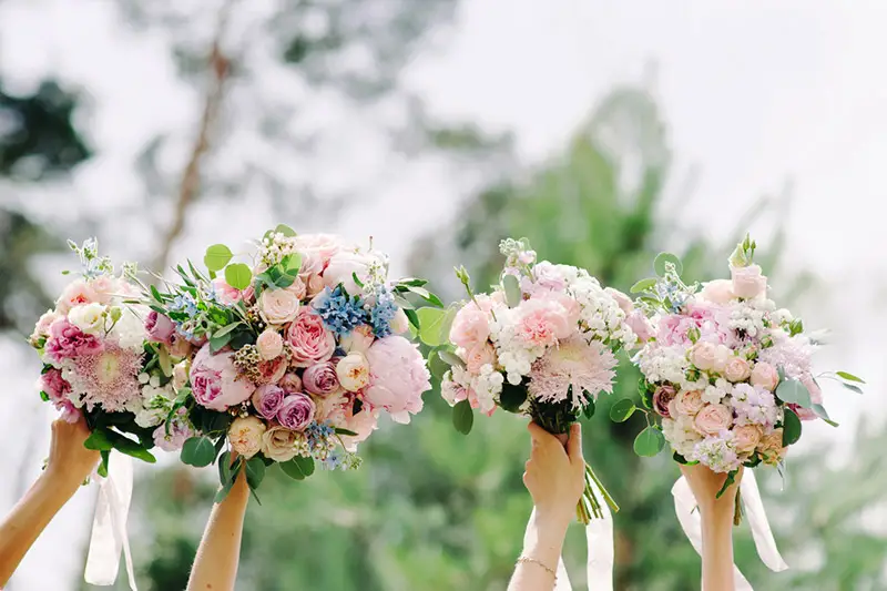 bouquet de fleurs mariés