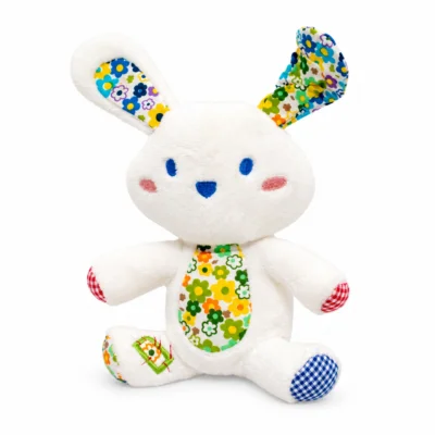 Lapin sur fond blanc
