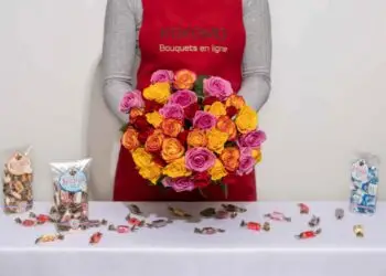 Bouquet de roses colorées et ses bêtises de Cambrai