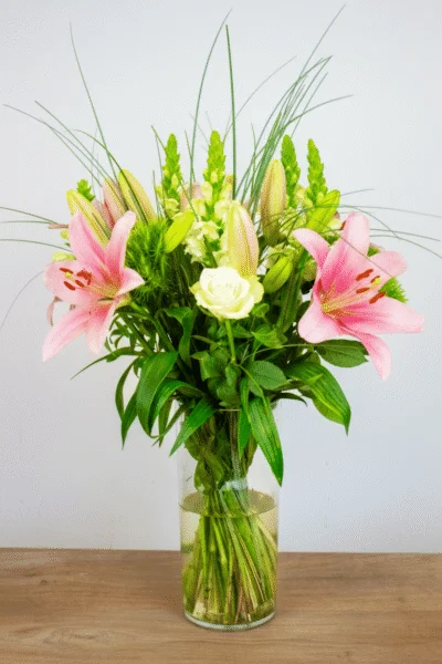 Bouquet de lys roses et blancs parfumés